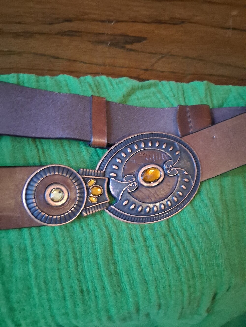Vintage-Style Brown Leather Womans Belt with Ornate Brass Buckle Adjustable ML